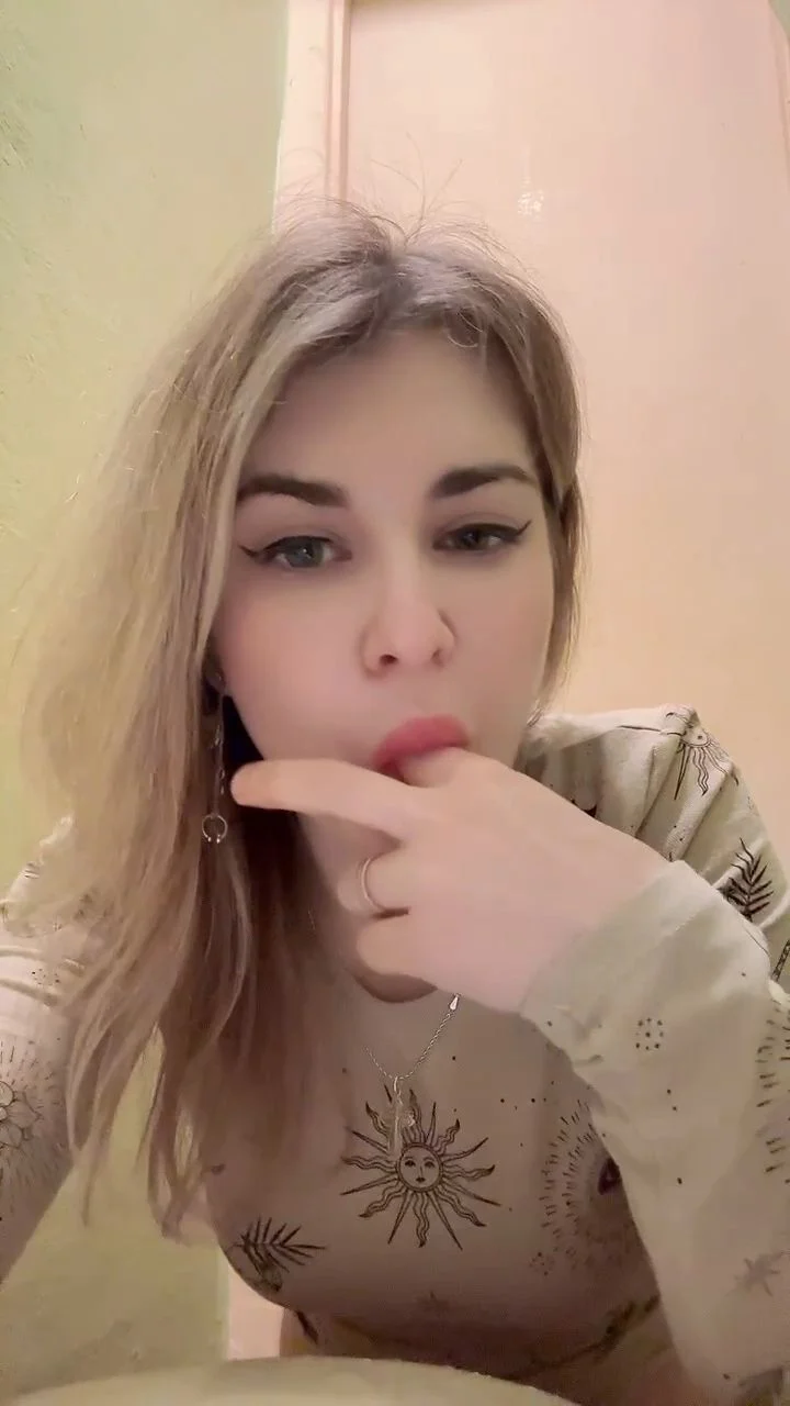 Misty Phoenix Tasting Poop And Vomiting In Public Toilet