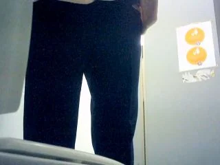Urinating In Leopard-print Underwear screenshot 3