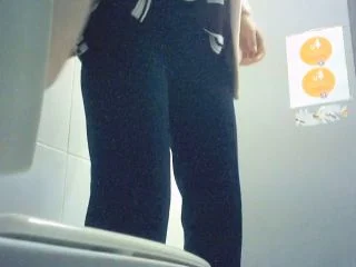 Urinating In Leopard-print Underwear screenshot 4