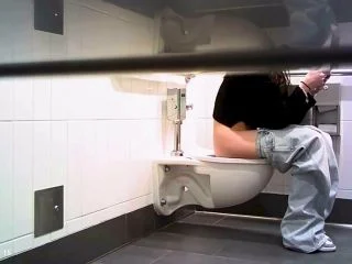 Hot Girls On Student Toilet 2 screenshot 7