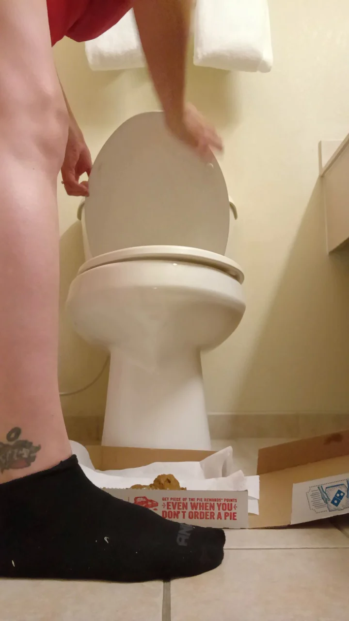 MessyKristy – Pizza Box Dine And Dump