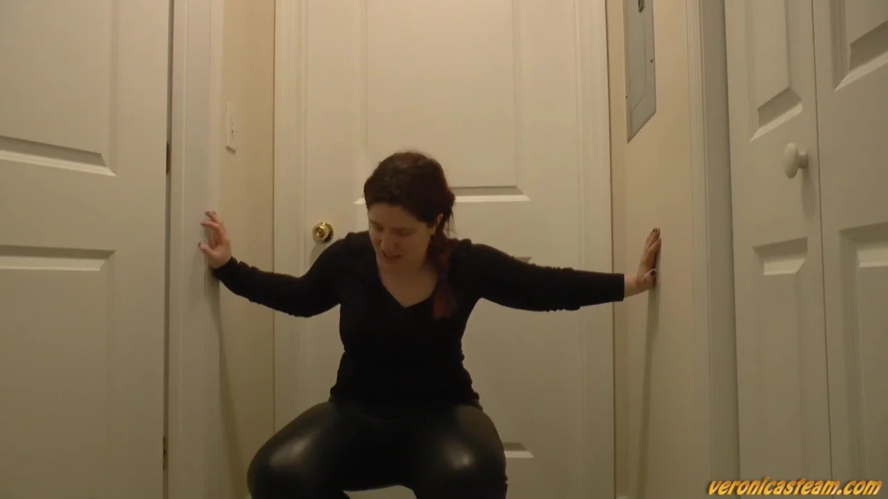 Shitting My Leather Pants – VeronicaSteam