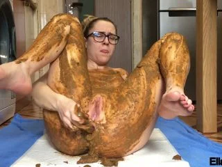 EllaGilbert – Extreme Facial And Body Smearing Strikes Again screenshot 4