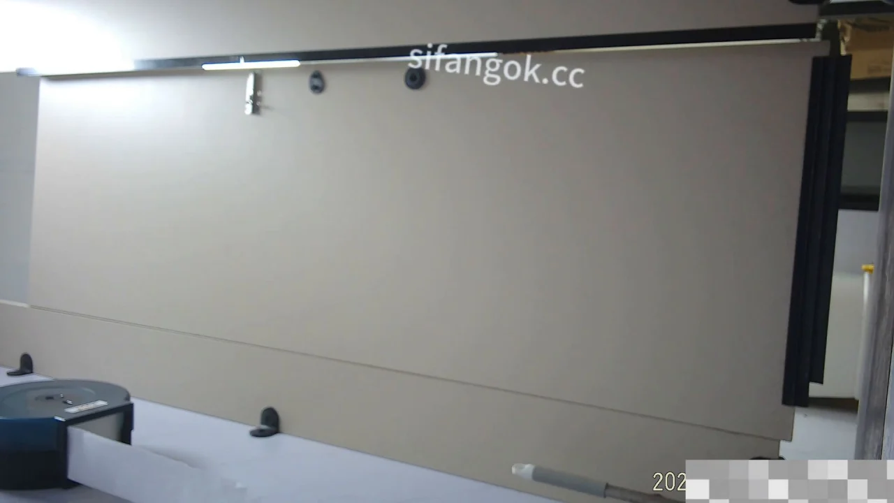 Beautiful Streamer Peeing Three Times