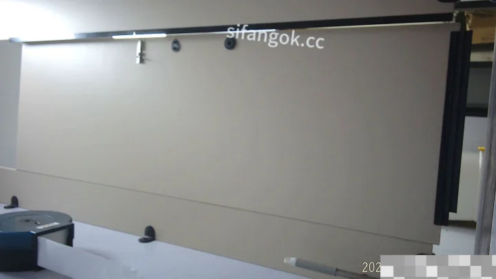 Beautiful Streamer Peeing Three Times