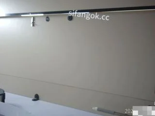 Beautiful Streamer Peeing Three Times screenshot 5