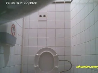 Student Restroom 67 screenshot 2