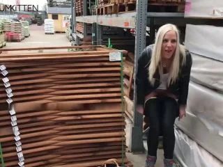 Public PISS Im Baumarkt – Wer Kauft Den Veredelten Blumentopf screenshot 4
