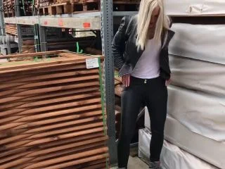 Public PISS Im Baumarkt – Wer Kauft Den Veredelten Blumentopf screenshot 7