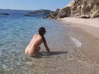 Dream4Angel – Naturist Wife PEE And Masturbate On A Wild NUDIST BEACH screenshot 1