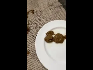 VibeWithMolly – Messy Poop On Plate screenshot 4