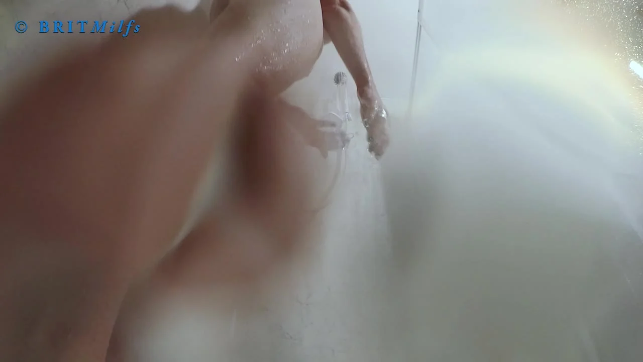 BritMilfs – Pissing Compilation