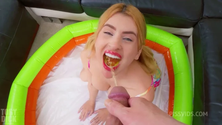 Lola Morango – PISS DRINKING Anal Whore