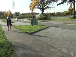 Rosellaextrem – 4 Times Extreme Public Pissing screenshot 7