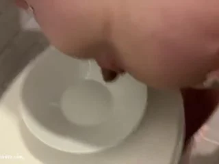 Devil-Sophie – Public IKEA Poop screenshot 4
