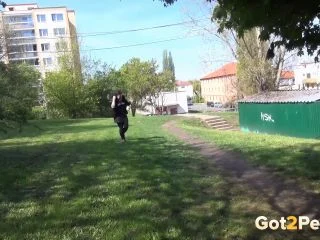 Crouching Pee screenshot 1