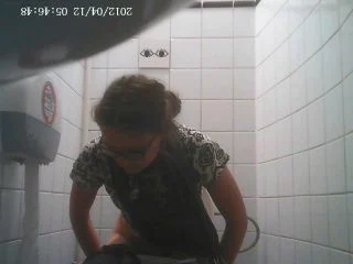 Student Restroom 91 screenshot 4