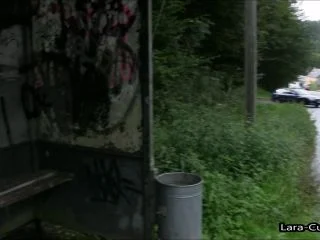 RISKANT – Dreister Public PISS An Der Bushaltestelle screenshot 6