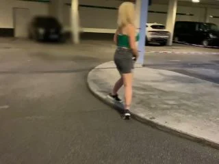 OMG I Have To Poop And Piss Like This – Come On Lets Have A Look At The Parking Garage screenshot 2