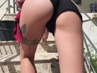 Taiga LaLoca – Spontan Doggy Piss screenshot 1