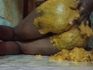 PrettyEbonies – Side Pooping And Smearing screenshot 7