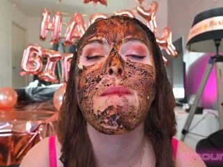 Ninounini – BIRTHDAY CAKE PUKE I Eat A Shitty Cupcake screenshot 7