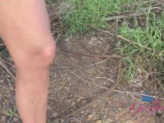 Emily Willis – Big Island Pissing screenshot 1