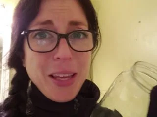 Nerdy Faery – Golden Showering With My Own Piss screenshot 1