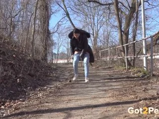 Tiny Tina – Squatting In Denims screenshot 2