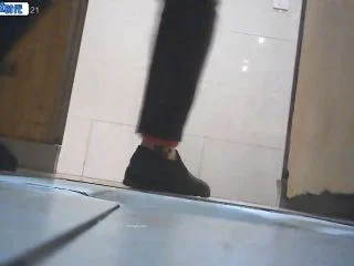Goddesses Using Public Toilets With Both Holes Open screenshot 2