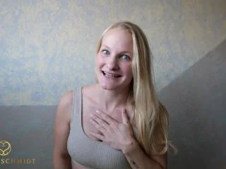 Stella Schmidt – Dreister Hausflurpiss screenshot 1