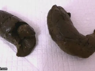 LoveRachelle – Push It Out – 3 Turds screenshot 2