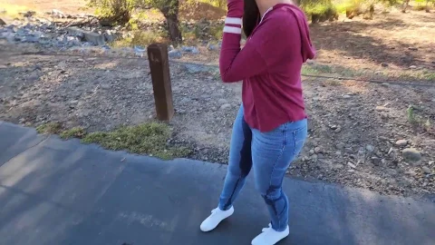 XXSmiley_-_Your_Date_Pees_Herself_In_Public