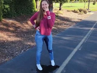 XXSmiley – Your Date Pees Herself In Public screenshot 6