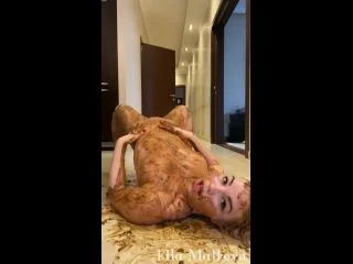 Scat Ella – Ultimate Smearing – Pee And Poop Directly On Face screenshot 5