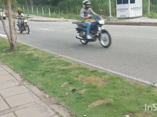 Sarathonson – Jeans Challenge In Public screenshot 4