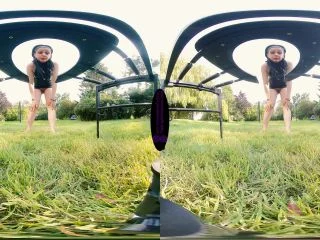 Useful Mouth – VR 4K screenshot 2