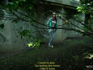 Zuzana – Drunk Girl Piss screenshot 3