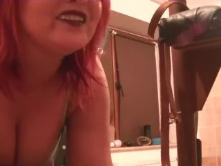 Goddess Andreea Feeds Her Toilet After Milking screenshot 7