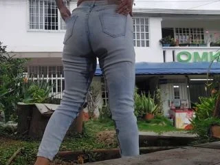 Sarathonson – Pee In Public screenshot 5