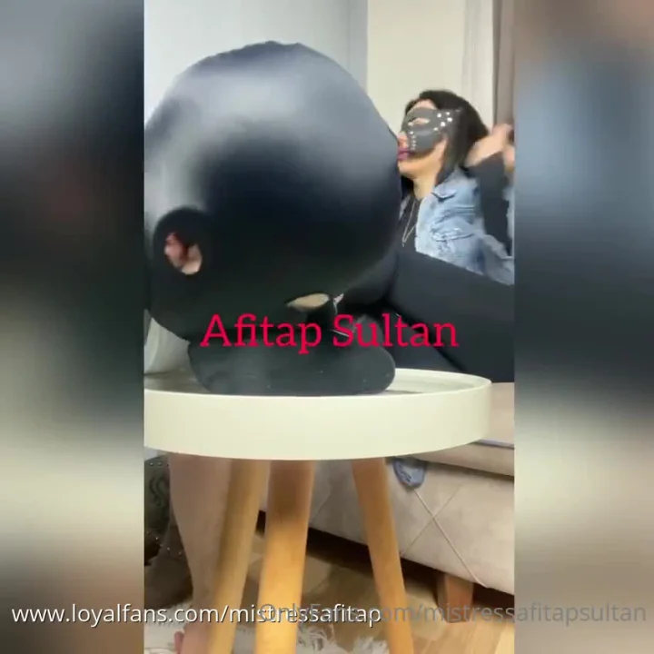 Mistress Afitap Sultan – I Made My Slave Lick My Boots And Smell My Socks
