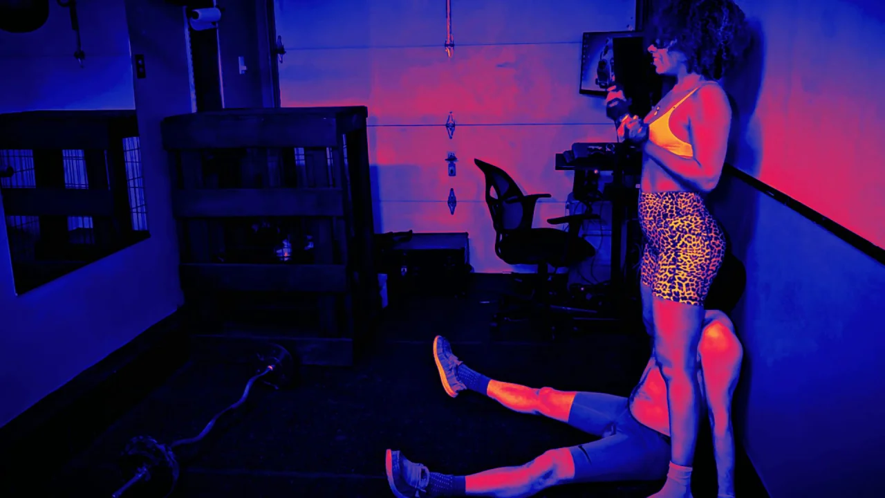 Ballbusting Bianca – Dominabianca – Sweaty Ass Worship Ballbusting Workout With Bonus Farts