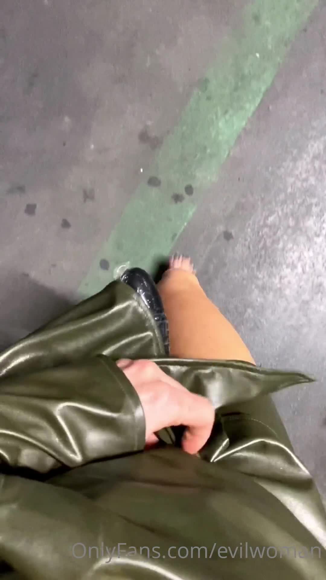 Evil Woman – Friday Surprise – Public Strapon Clip