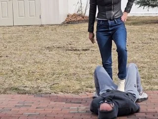Ballbusting Bianca – Dominabianca – Ballbustingbianca Humiliating Outdoor Fan Meet screenshot 1