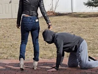 Ballbusting Bianca – Dominabianca – Ballbustingbianca Humiliating Outdoor Fan Meet screenshot 4