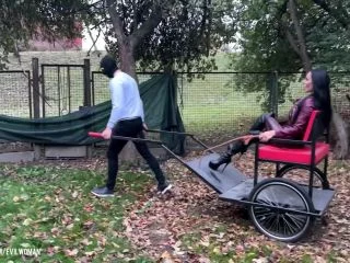 Carriage Riding For Queen Evilwoman screenshot 2