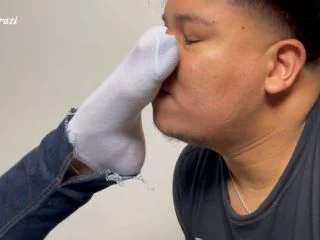 Goddess Grazi – Remove All The Foot Odor From My Feet With Your Tongue screenshot 5