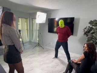 Paulina S Palace – Ballbusting Bosses screenshot 4