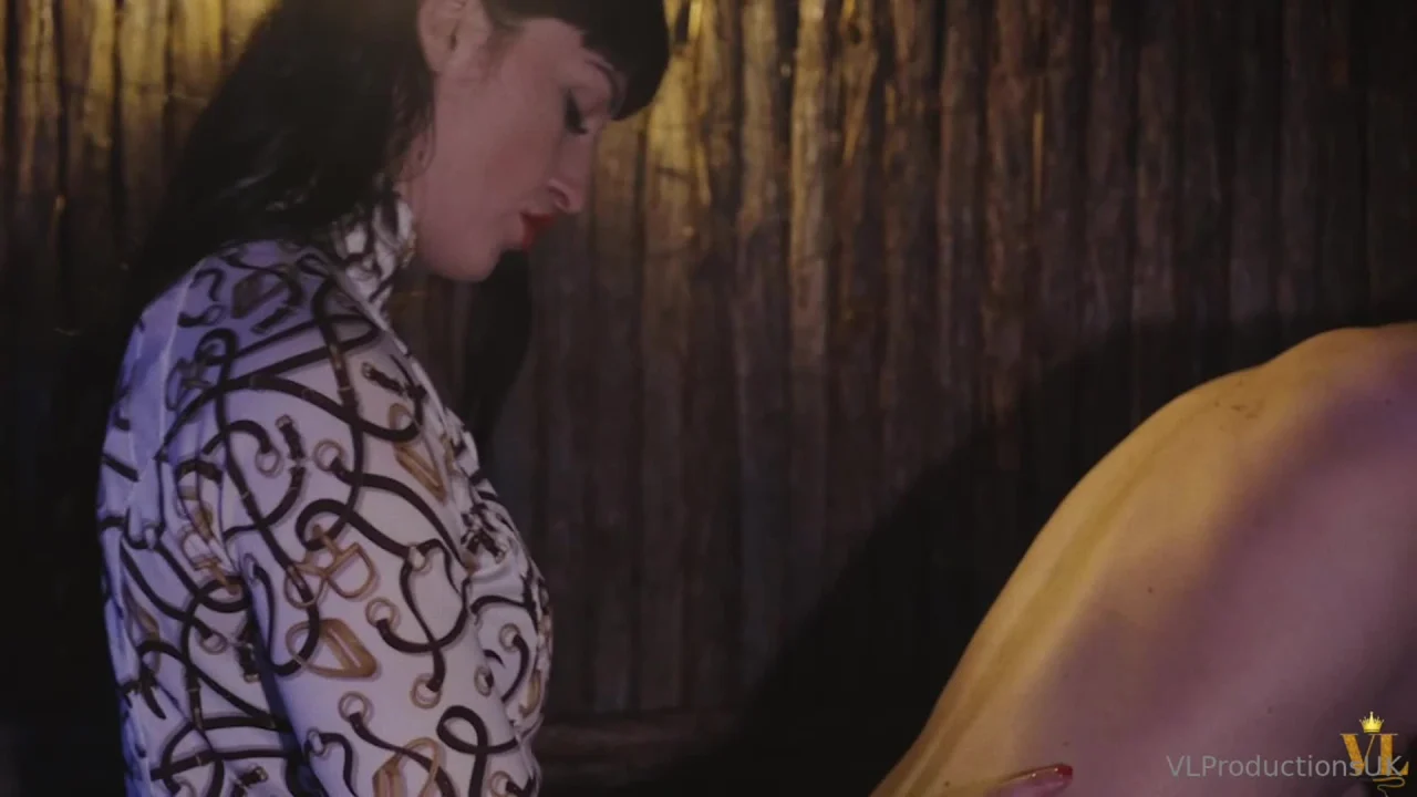 Vivienne LAmour – The Sanctioning Of The Stable Slave