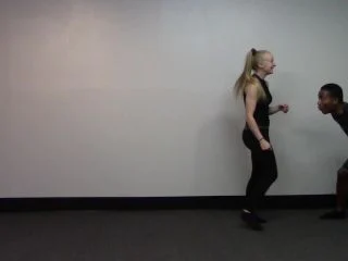 Bunnyn Wolf Ballbusting screenshot 3